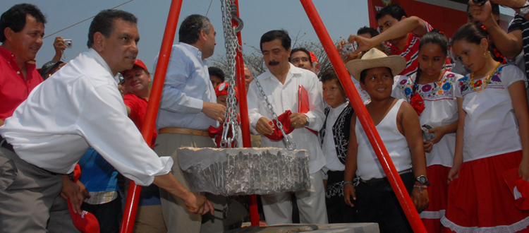 Posa della prima pietra ad Apazapan, Veracruz